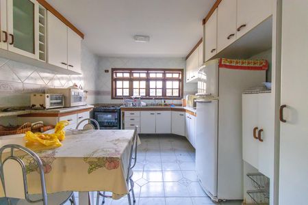 Casa de condomínio para alugar com 270m², 6 quartos e 4 vagas Casa de condomínio para alugar com 270m², 6 quartos e 4 vagasCozinha