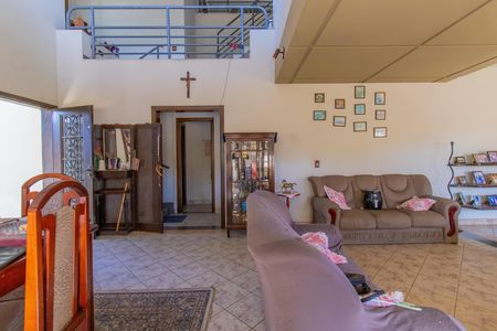 Casa de condomínio para alugar com 270m², 6 quartos e 4 vagas Casa de condomínio para alugar com 270m², 6 quartos e 4 vagasSala