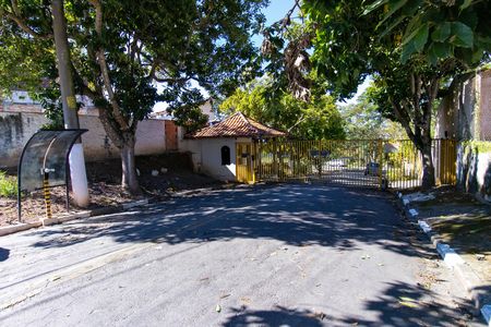 Casa de condomínio para alugar com 270m², 6 quartos e 4 vagas Casa de condomínio para alugar com 270m², 6 quartos e 4 vagasFachada do condomínio