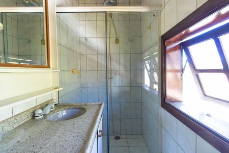 Casa de condomínio para alugar com 270m², 6 quartos e 4 vagas Casa de condomínio para alugar com 270m², 6 quartos e 4 vagasBanheiro do Quarto 4 - Suite