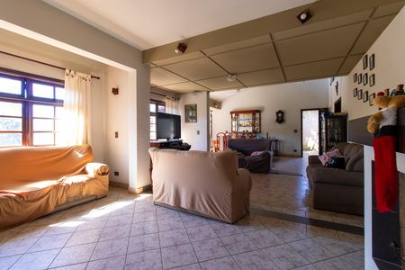 Casa de condomínio para alugar com 270m², 6 quartos e 4 vagas Casa de condomínio para alugar com 270m², 6 quartos e 4 vagasSala