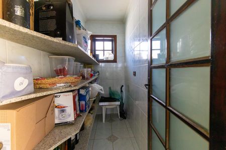 Casa de condomínio para alugar com 270m², 6 quartos e 4 vagas Casa de condomínio para alugar com 270m², 6 quartos e 4 vagasDespensa