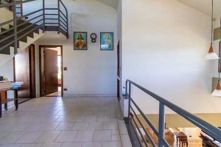 Casa de condomínio para alugar com 270m², 6 quartos e 4 vagas Casa de condomínio para alugar com 270m², 6 quartos e 4 vagasSala espaço superior