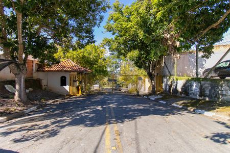 Casa de condomínio para alugar com 270m², 6 quartos e 4 vagas Casa de condomínio para alugar com 270m², 6 quartos e 4 vagasFachada do condomínio