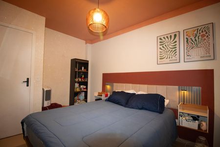 Apartamento à venda com 120m², 3 quartos e 2 vagas Apartamento à venda com 120m², 3 quartos e 2 vagasQuarto 02