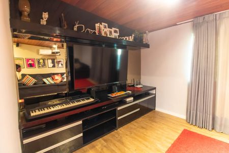 Casa de condomínio para alugar com 672m², 5 quartos e 2 vagasSala de TV