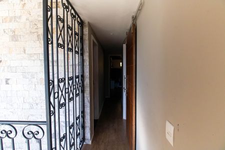 Casa de condomínio para alugar com 672m², 5 quartos e 2 vagasCorredor 