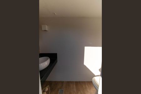 Casa de condomínio para alugar com 672m², 5 quartos e 2 vagasLavabo