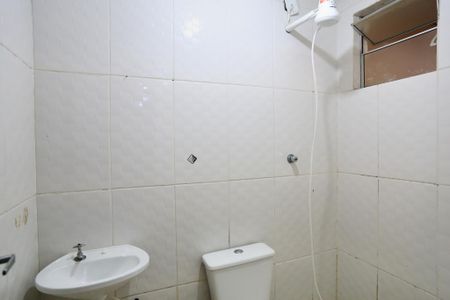 Banheiro de kitnet/studio para alugar com 1 quarto, 20m² em Ana Lúcia, Belo Horizonte