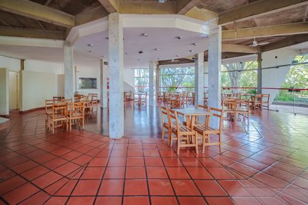 Apartamento para alugar com 122m², 3 quartos e 1 vaga Apartamento para alugar com 122m², 3 quartos e 1 vagaÁrea comum - Salão de festas