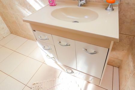 Casa à venda com 160m², 4 quartos e 2 vagasBanheiro 1