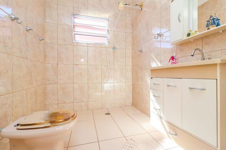 Casa à venda com 160m², 4 quartos e 2 vagasBanheiro 1