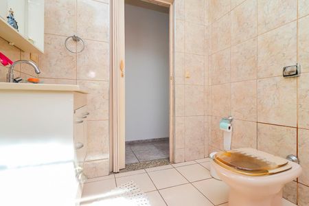 Casa à venda com 160m², 4 quartos e 2 vagasBanheiro 1
