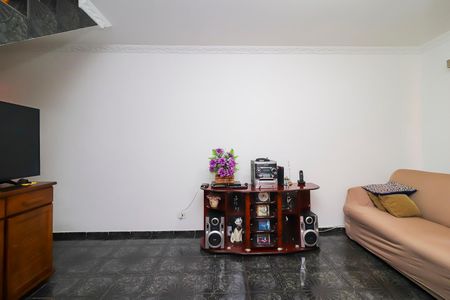 Casa à venda com 160m², 4 quartos e 2 vagasSala