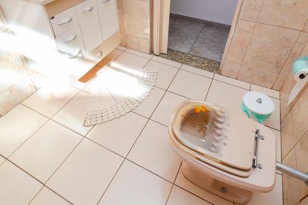 Casa à venda com 160m², 4 quartos e 2 vagasBanheiro 1