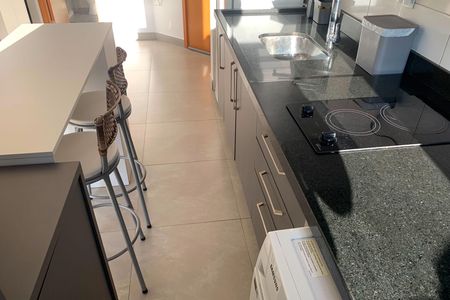 Cozinha e Área de Serviço de apartamento para alugar com 1 quarto, 47m² em Boqueirão, Santos
