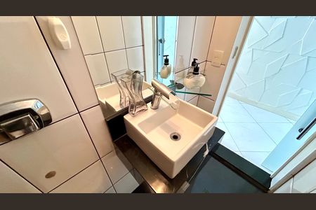 Casa à venda com 190m², 3 quartos e 3 vagas Casa à venda com 190m², 3 quartos e 3 vagasLavabo
