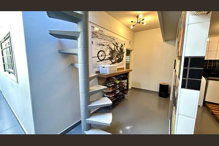 Casa à venda com 190m², 3 quartos e 3 vagas Casa à venda com 190m², 3 quartos e 3 vagasÁrea de Serviço e Churrasqueira
