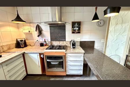 Casa à venda com 190m², 3 quartos e 3 vagas Casa à venda com 190m², 3 quartos e 3 vagasCozinha