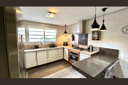 Casa à venda com 190m², 3 quartos e 3 vagas Casa à venda com 190m², 3 quartos e 3 vagasCozinha