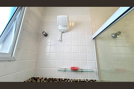 Casa à venda com 190m², 3 quartos e 3 vagas Casa à venda com 190m², 3 quartos e 3 vagasBanheiro 1