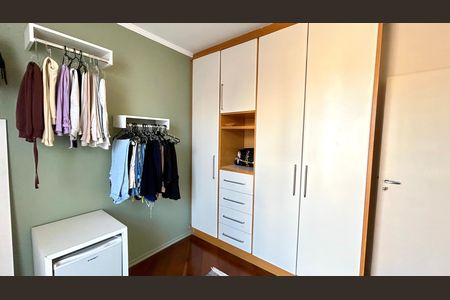 Casa à venda com 190m², 3 quartos e 3 vagas Casa à venda com 190m², 3 quartos e 3 vagasQuarto 2