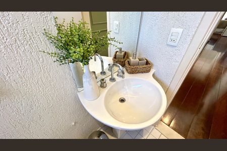 Casa à venda com 190m², 3 quartos e 3 vagas Casa à venda com 190m², 3 quartos e 3 vagasBanheiro 1
