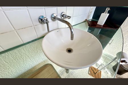 Casa à venda com 190m², 3 quartos e 3 vagas Casa à venda com 190m², 3 quartos e 3 vagasBanheiro da Suíte