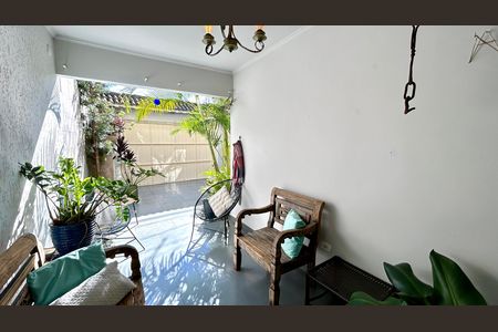 Casa à venda com 190m², 3 quartos e 3 vagas Casa à venda com 190m², 3 quartos e 3 vagasGaragem