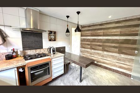 Casa à venda com 190m², 3 quartos e 3 vagas Casa à venda com 190m², 3 quartos e 3 vagasCozinha