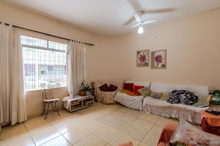 Casa à venda com 105m², 3 quartos e 4 vagasSala