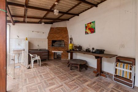 Casa à venda com 105m², 3 quartos e 4 vagasChurrasqueira