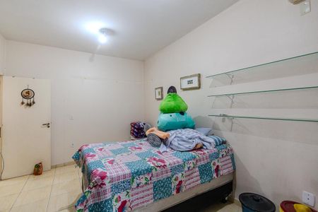 Casa à venda com 105m², 3 quartos e 4 vagasQuarto 2