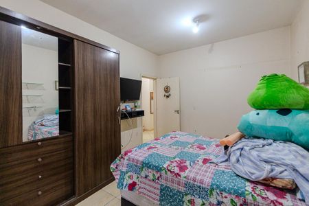 Casa à venda com 105m², 3 quartos e 4 vagasQuarto 2