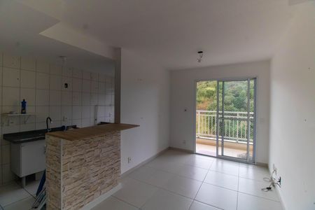 Sala de apartamento para alugar com 2 quartos, 60m² em Maria Paula, Niterói