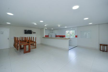 Apartamento para alugar com 39m², 2 quartos e 1 vaga Apartamento para alugar com 39m², 2 quartos e 1 vagaÁrea comum - Salão de festas