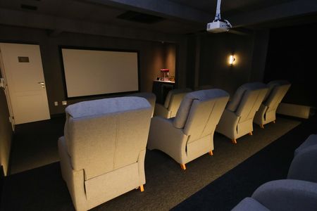 Apartamento para alugar com 85m², 2 quartos e 2 vagas Apartamento para alugar com 85m², 2 quartos e 2 vagasCinema