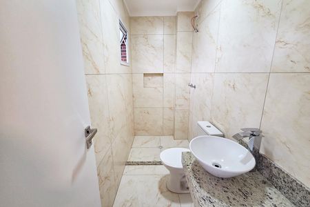 Apartamento para alugar com 85m², 2 quartos e 2 vagas Apartamento para alugar com 85m², 2 quartos e 2 vagasBanheiro da suíte 1