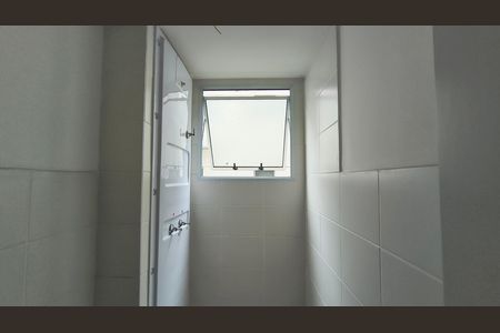 Banheiro  de apartamento à venda com 2 quartos, 44m² em Vargem Grande, Rio de Janeiro