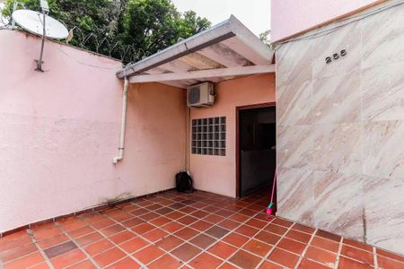 Casa à venda com 235m², 3 quartos e 2 vagas