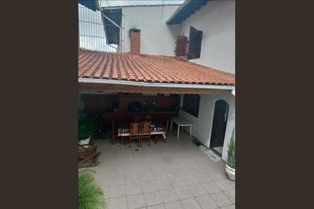 Casa à venda com 250m², 3 quartos e 4 vagas