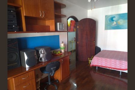Casa à venda com 250m², 3 quartos e 4 vagas