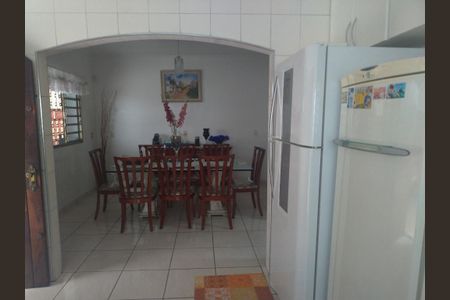 Casa à venda com 250m², 3 quartos e 4 vagas
