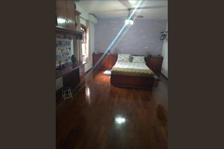 Casa à venda com 250m², 3 quartos e 4 vagas