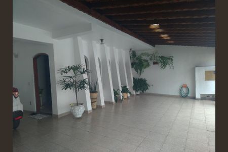 Casa à venda com 250m², 3 quartos e 4 vagas