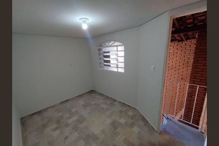 Casa à venda com 3 quartos, 154m² em Jardim Ester Yolanda, São Paulo