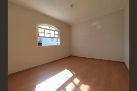 Casa à venda com 3 quartos, 154m² em Jardim Ester Yolanda, São Paulo
