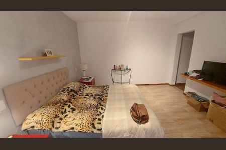Casa à venda com 3 quartos, 235m² em Butantã, São Paulo