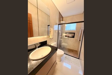 Casa à venda com 183m², 3 quartos e 2 vagasBanheiro da Suíte