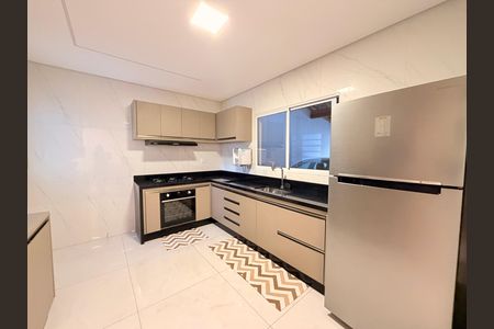 Casa à venda com 183m², 3 quartos e 2 vagasCozinha